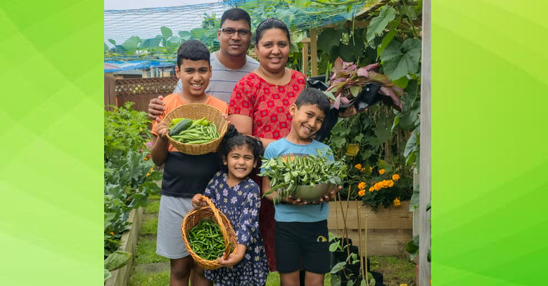 ദേ നോക്കിക്കേ...  ന്യൂസിലാന്‍ഡിലെ മല്ലു ഫാര്‍മര്‍ ഫാമിലി