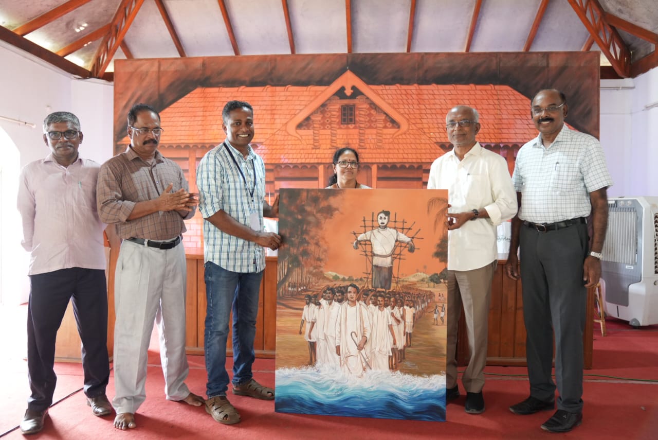 ചരിത്രത്തിലെ കാരക്കാട് വര്‍ണ്ണചിത്രങ്ങളായി നൂറ്റാണ്ടിന്റെ കഥപറയുന്ന 'കളേഴ്‌സ് ഓഫ് റെസിലിയന്‍സ്' പ്രദര്‍ശനം ചൊവ്വാഴ്ച