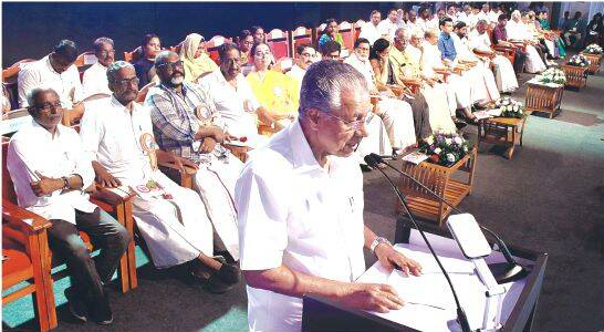 ഊരാളുങ്കല്‍ സൊസൈറ്റി രാജ്യത്തിന് മാതൃക: മുഖ്യമന്ത്രി